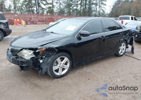 2014 Toyota Camry Se z USA, uszkodzony, nr VIN 4T1BF1FK0EU802730
